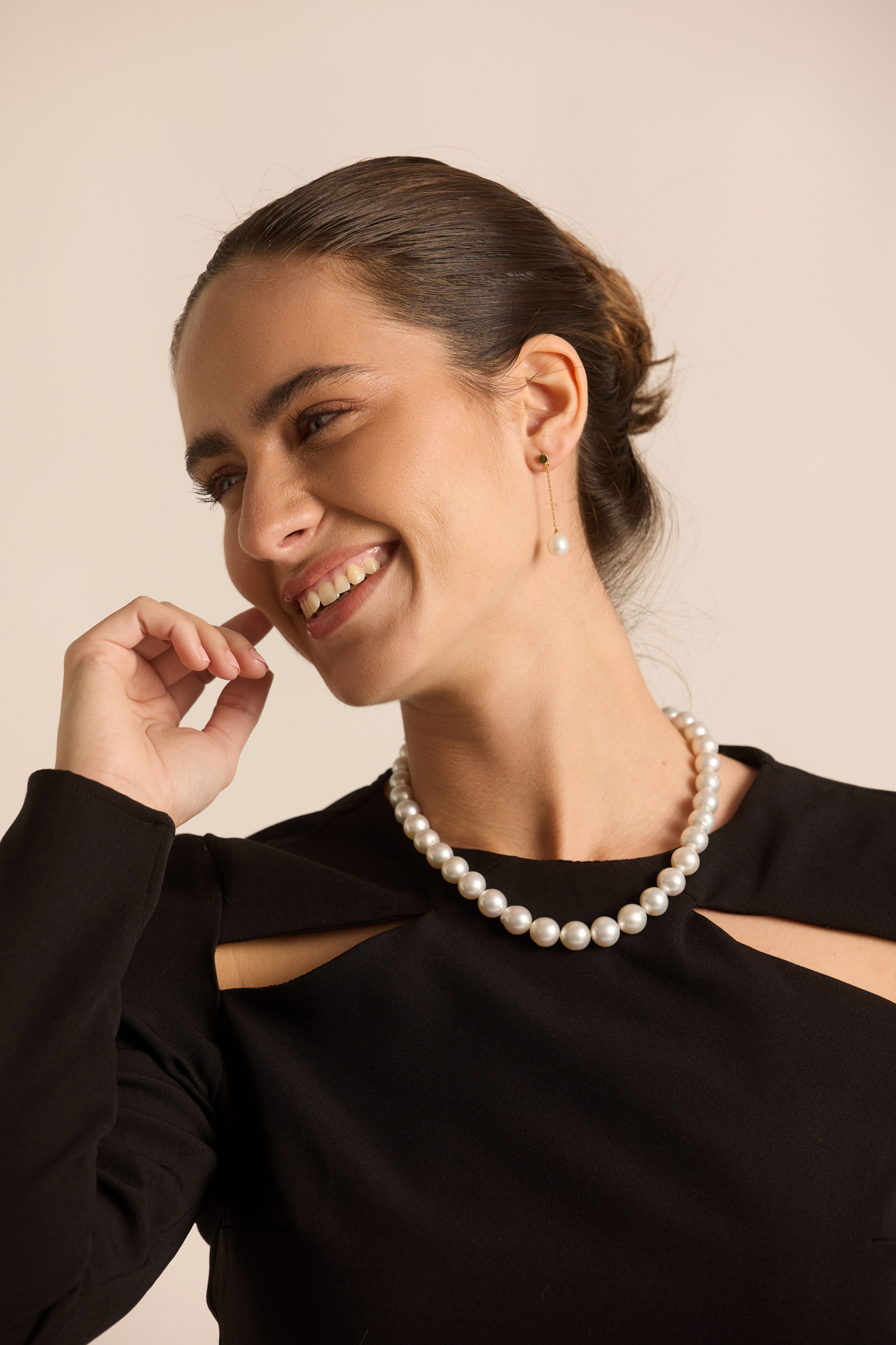 Collar Australiano round 10-12 mm con cierre de oro de 18k - Imagen 3